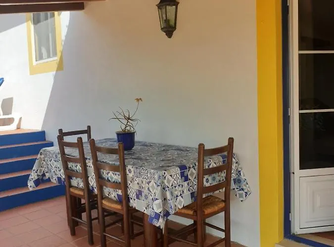 Sondela Self Catering Chalet São Martinho do Porto