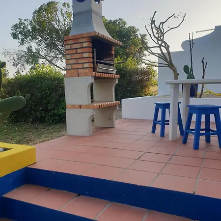 Sondela Self Catering 샬레 *